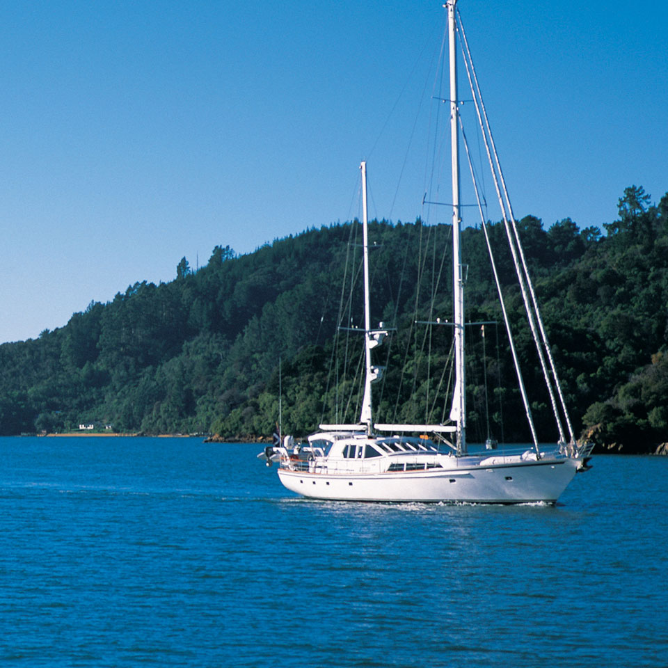Luxury Boat or Yacht Vacations - NZ and Australia