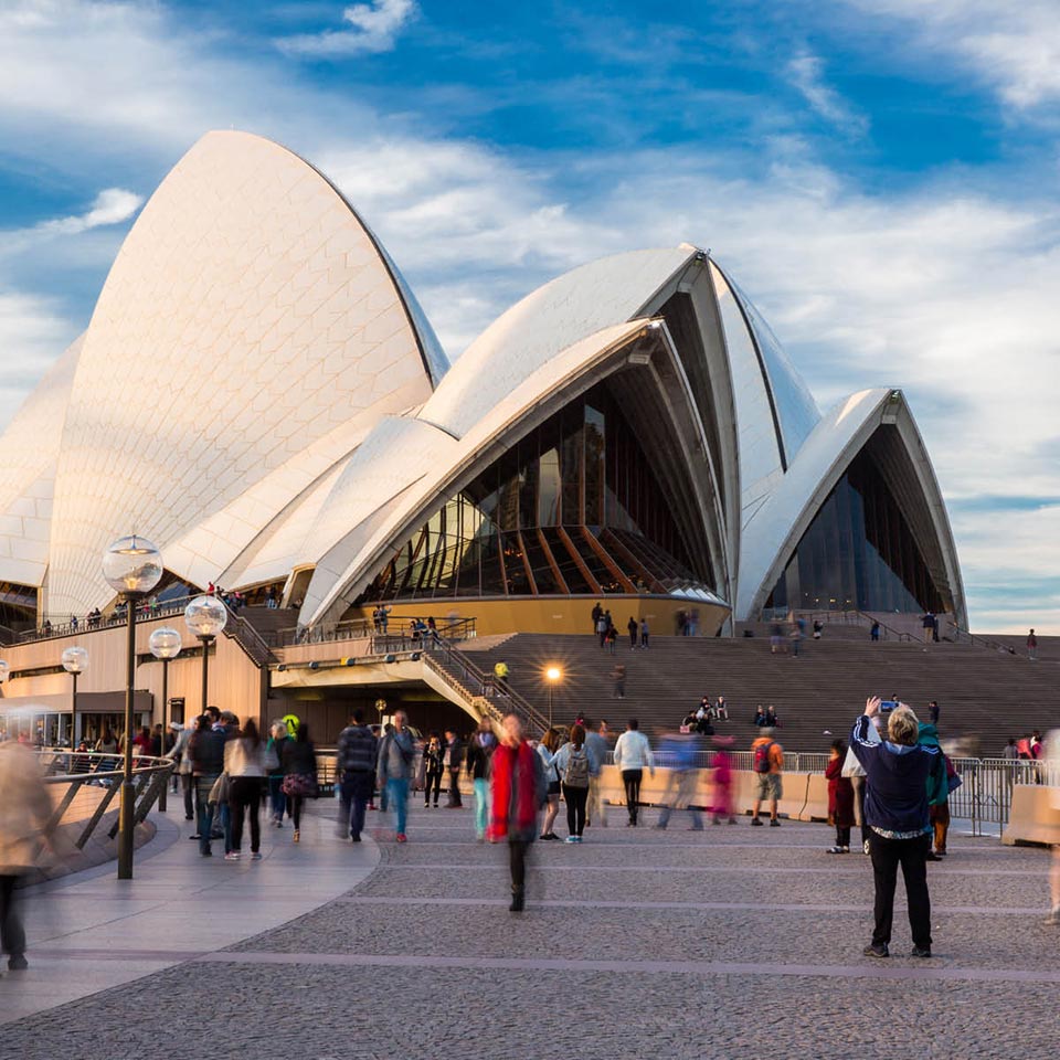 Location displayed (Sydney Opera House). 